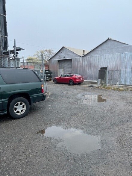 More Photos Of 6104 Strickland Ave, Brooklyn Warehouse For Lease