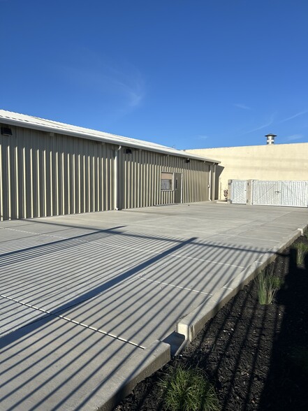 More Photos Of 155 Griffin St, Salinas Warehouse For Sale