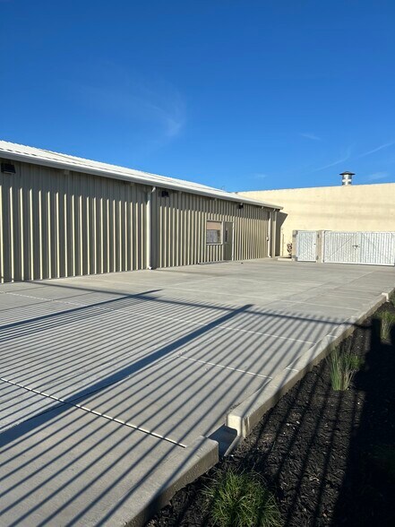 More Photos Of 155 Griffin St, Salinas Warehouse For Sale