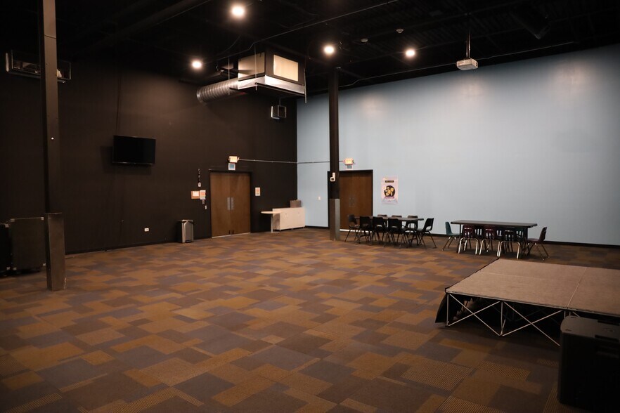 More Photos Of 2800 N Water St, Decatur General Retail For Sale