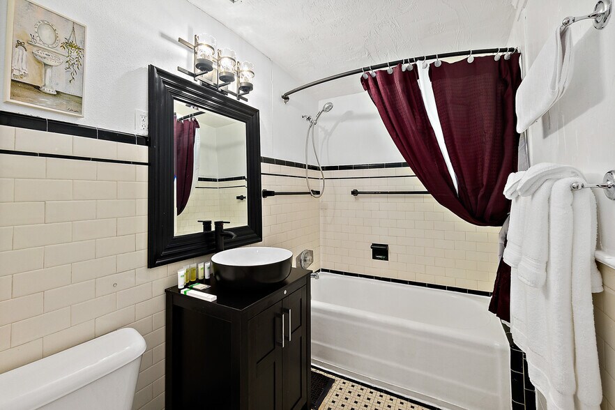 More Photos Of 444 S Beach St, Daytona Beach Hospitality For Sale