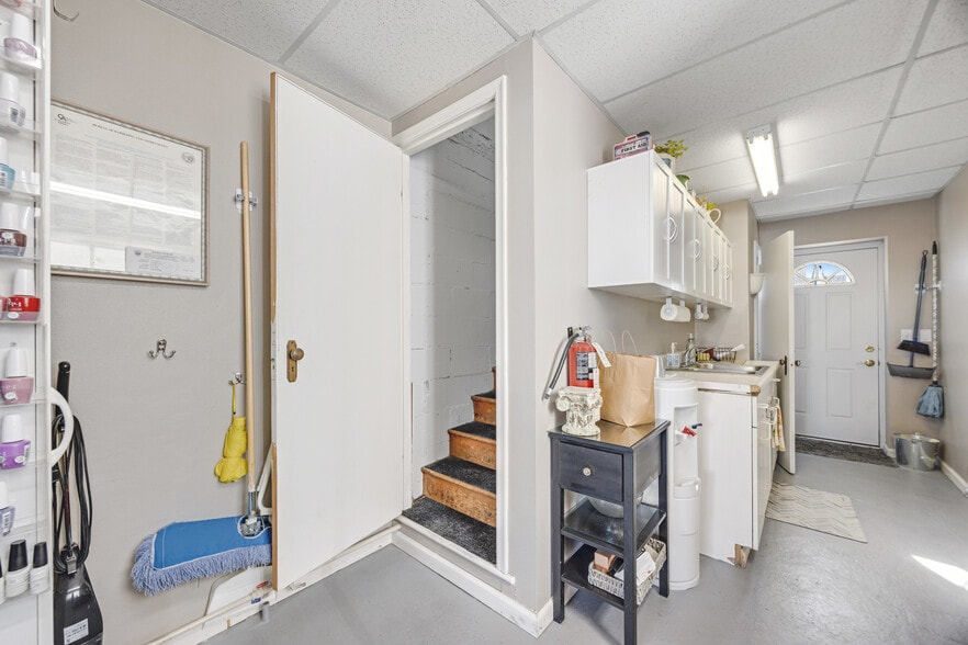 More Photos Of 201 Western Ave, Petaluma Storefront Retail Office For Sale