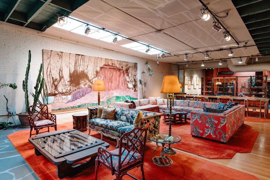 More Photos Of 607 4th St, Los Angeles Showroom For Sale