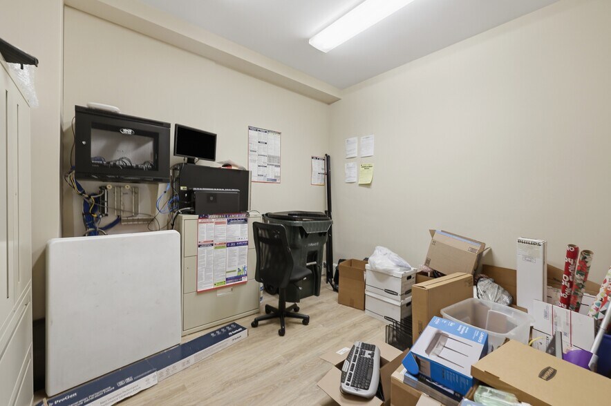 More Photos Of 39 State St, Newburyport Storefront Retail Residential For Sale