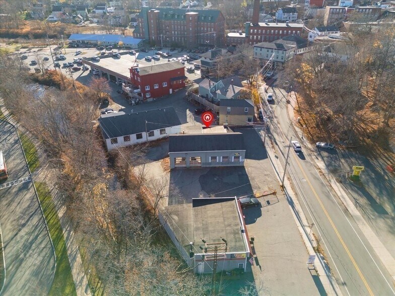 More Photos Of 46 Elm St, Amesbury Service Station For Lease