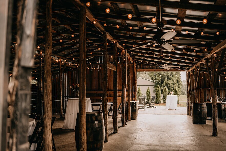 More Photos Of 2173 Wilkesboro Hwy, Statesville Sports And Entertainment For Sale