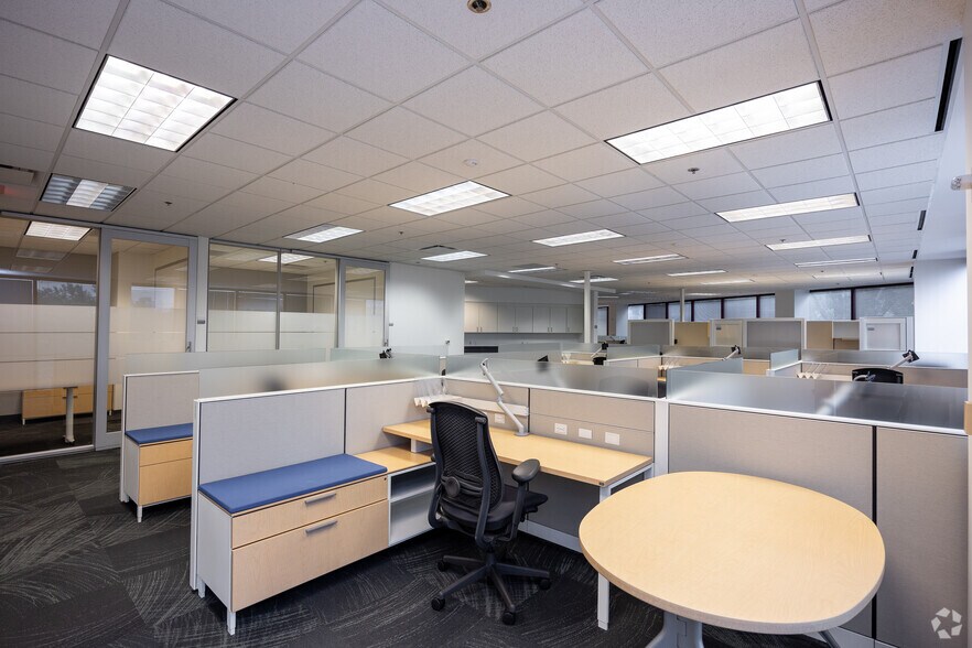 More Photos Of 1117 Perimeter Ctr W, Atlanta Office For Lease