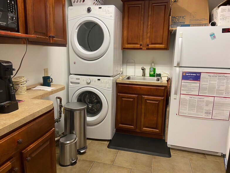 More Photos Of 10940 Raven Ridge Rd, Raleigh General Retail For Sale