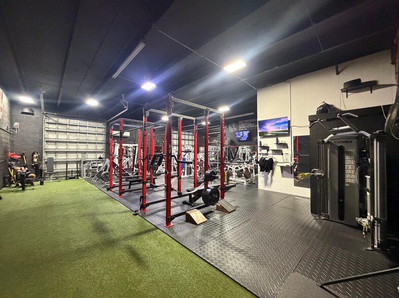 More Photos Of 1142 Okeechobee Rd, West Palm Beach Industrial For Lease