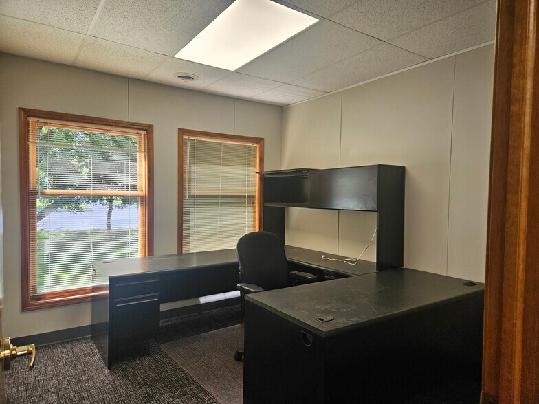 More Photos Of 1475 S Washington Ave, Saginaw Office For Lease