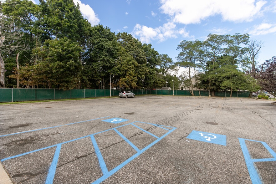 More Photos Of 3460 Great Neck Rd, Amityville Medical For Sale