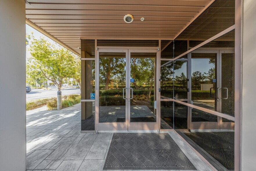 More Photos Of 67 Peters Canyon Rd, Irvine Business Park For Sale