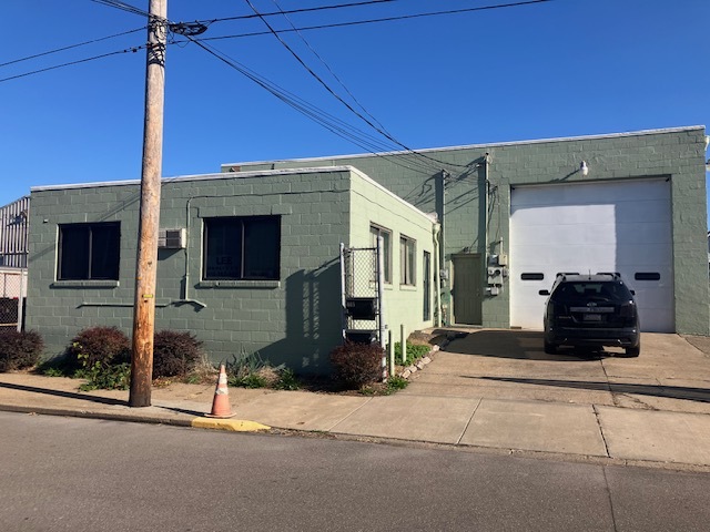 Primary Photo Of 865 2nd Ave, Coraopolis Service For Lease