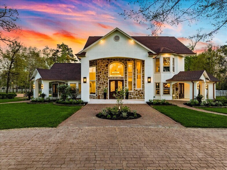 More Photos Of 8811 West Ln, Magnolia Office For Sale