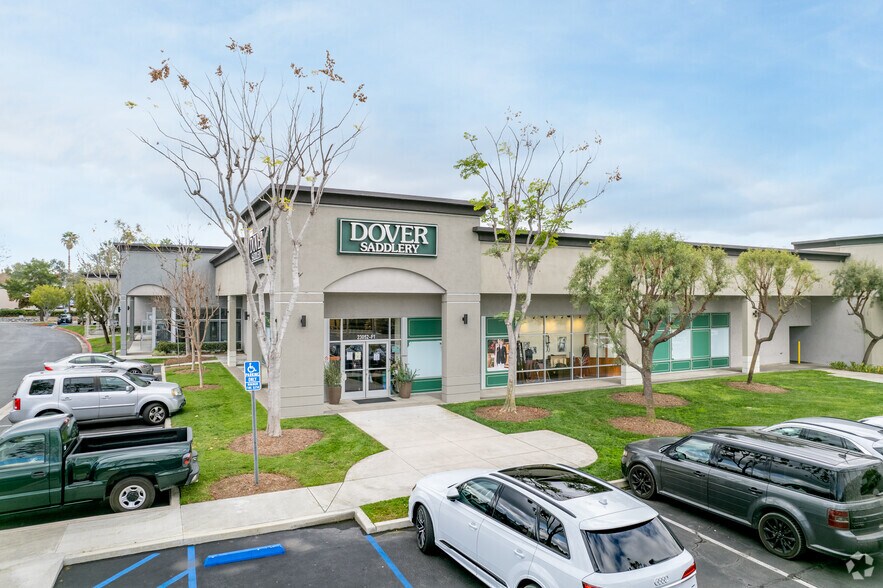More Photos Of 23052 Lake Forest Dr, Laguna Hills Storefront For Lease