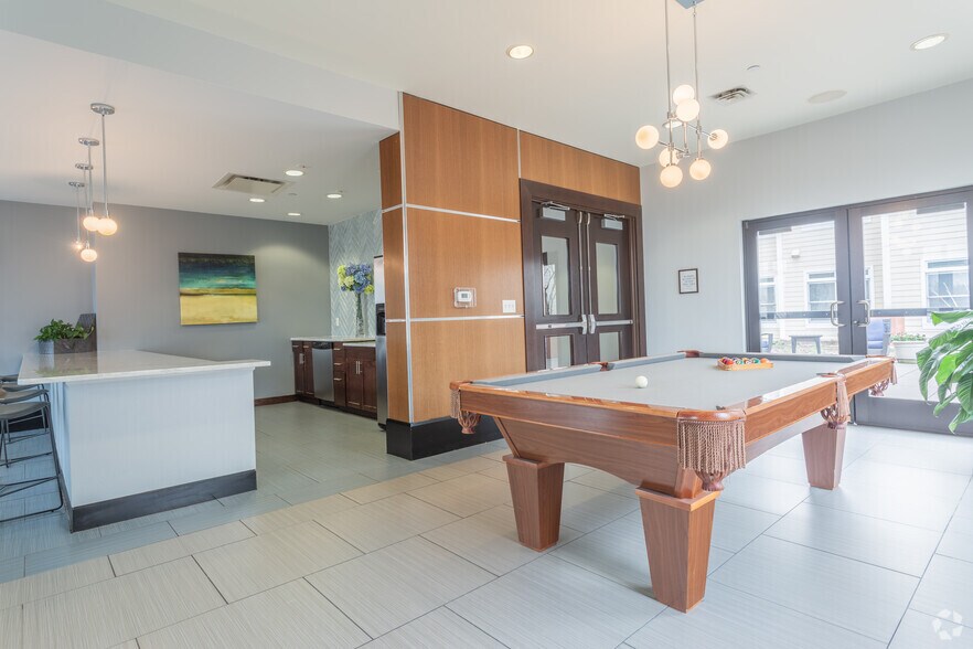 More Photos Of 670 Downey Green, Hampton Apartments For Sale