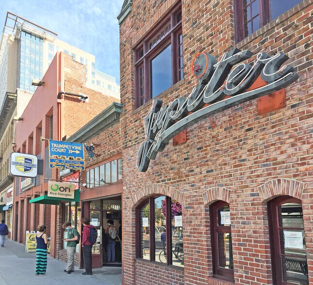 More Photos Of 2146 Kittredge St, Berkeley Apartments For Lease