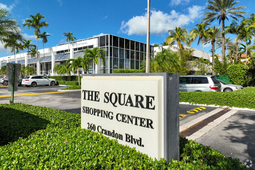 More Photos Of 260 Crandon Blvd, Key Biscayne Bank For Lease