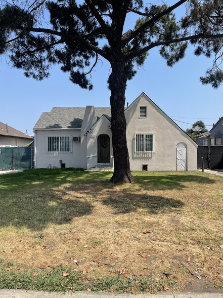 Primary Photo Of 1529 E 1st St, Santa Ana Storefront Retail Residential For Sale