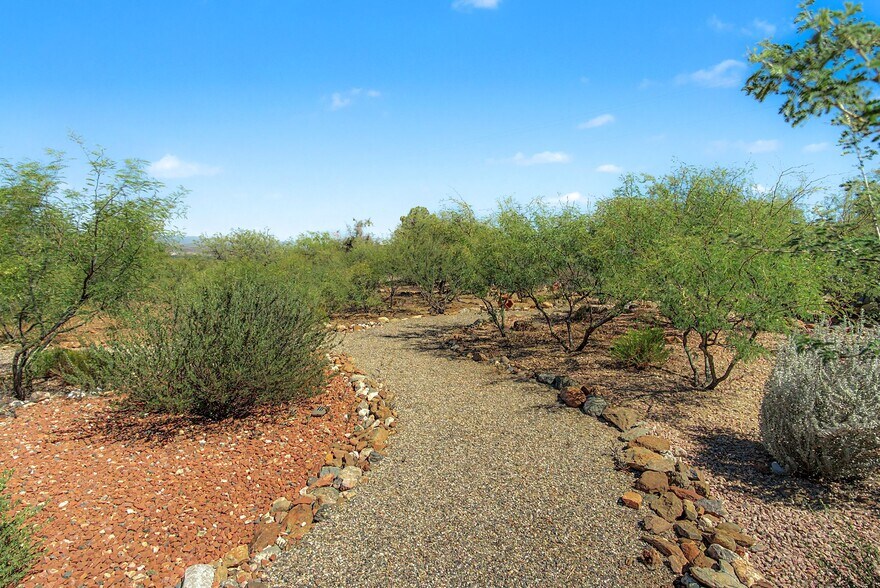 More Photos Of 1011 Wildhorse ln, Clarkdale Specialty For Sale