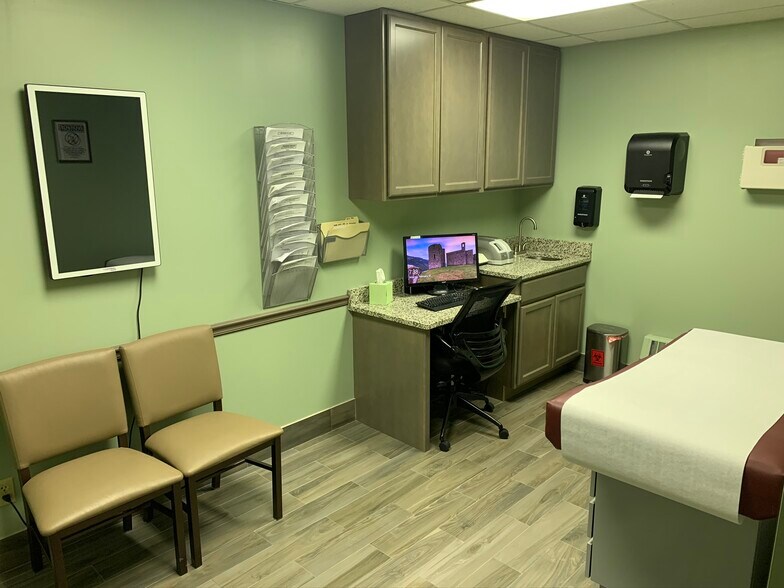 More Photos Of 3156 Dustin Rd, Oregon Medical For Lease