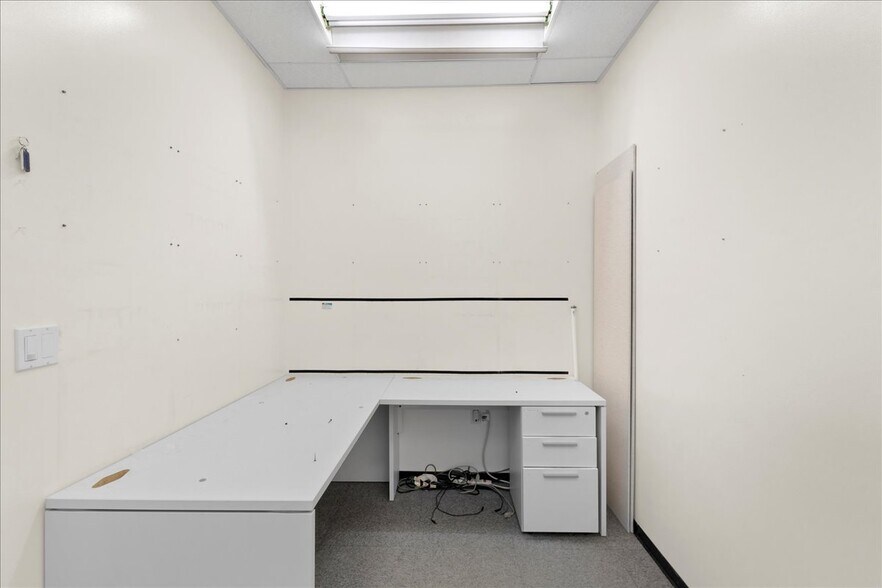 More Photos Of 482 W MacArthur Blvd, Oakland Medical For Sale