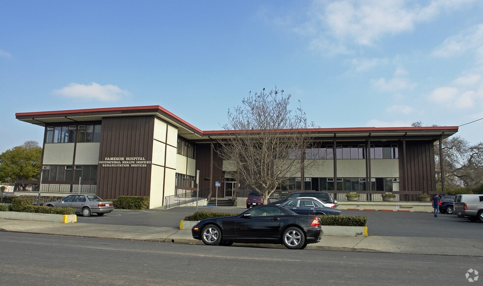 More Photos Of 420 W Acacia St, Stockton Medical For Lease
