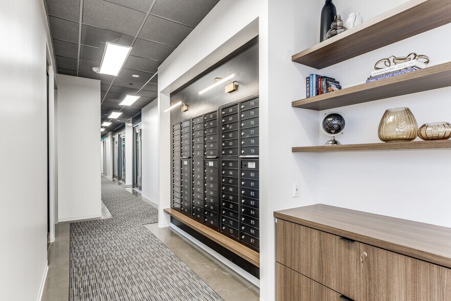 More Photos Of 24 Greenway Plz, Houston Office For Lease