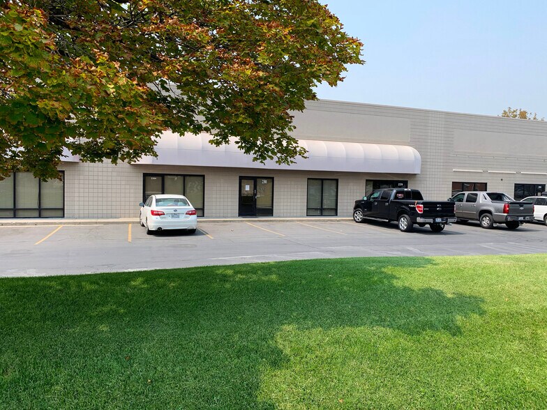 More Photos Of 2362-2400 S West Temple St, Salt Lake City Light Manufacturing For Lease