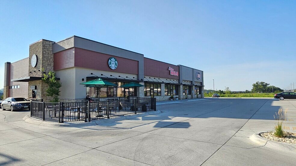 More Photos Of 3070-3094 Floyd Blvd, Sioux City Flex For Lease