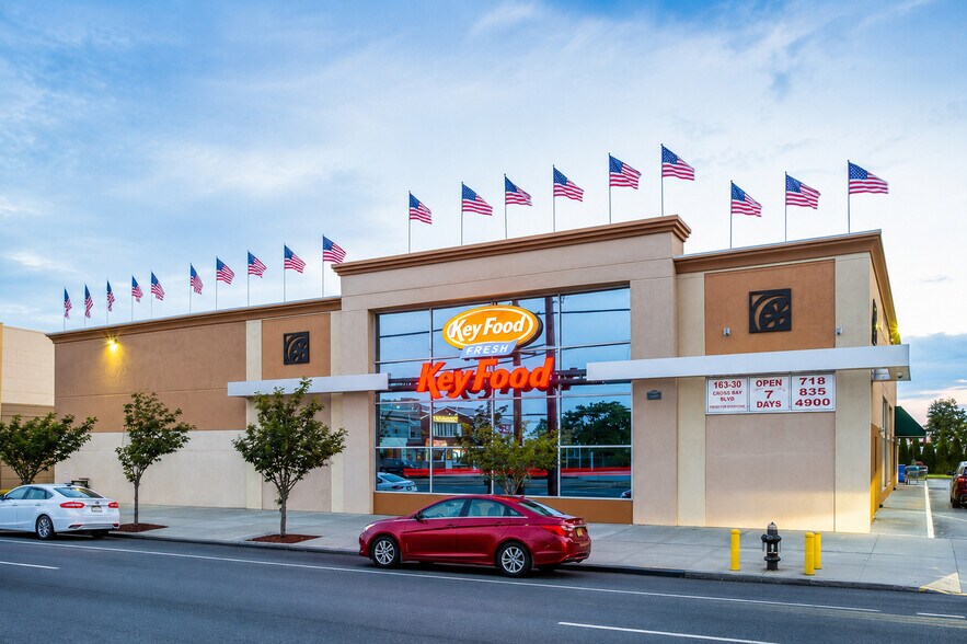 More Photos Of 163-30 Cross Bay Blvd, Howard Beach Supermarket For Sale