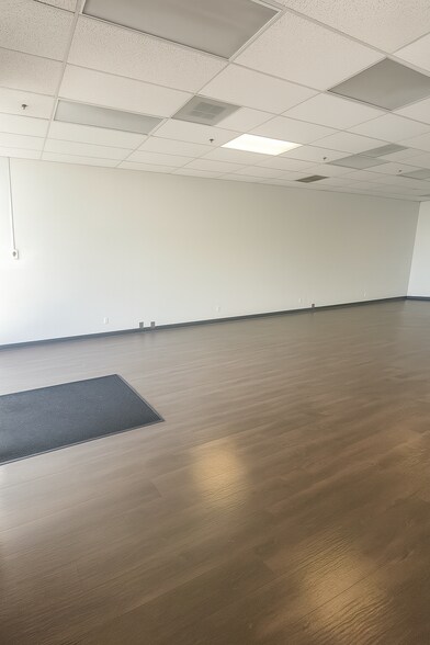 More Photos Of 3049 S 6th St, Klamath Falls Storefront Retail Office For Lease