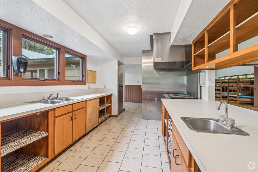 More Photos Of 490 Lake Marvin Rd NE, Armuchee Specialty For Sale
