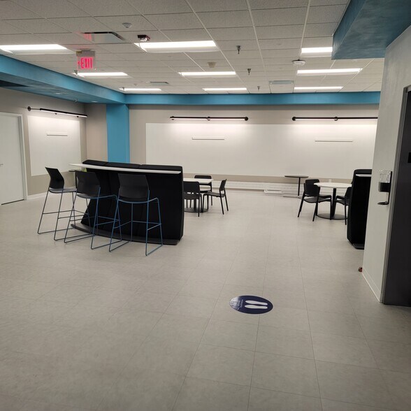 More Photos Of 500 Economy Ct, Freeport Office For Lease