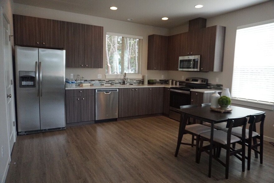 More Photos Of 17345 SW Blanton St, Beaverton Apartments For Sale