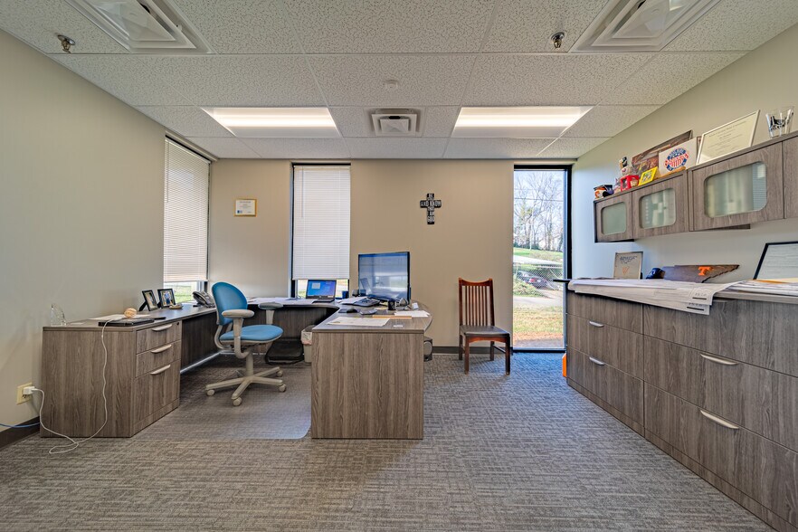More Photos Of 2514 Fillmore Ave, Knoxville Light Distribution For Lease