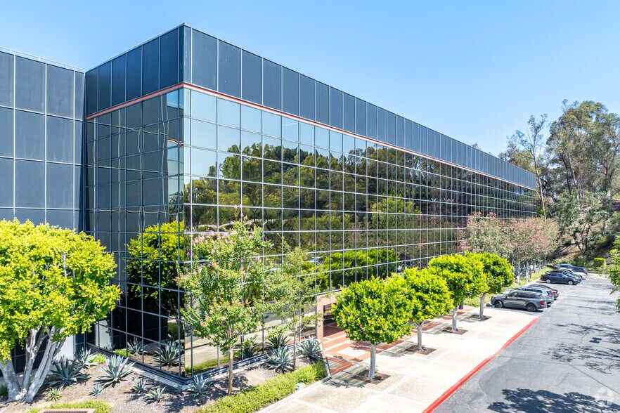 More Photos Of 1255 Corporate Center Dr, Monterey Park Office For Lease