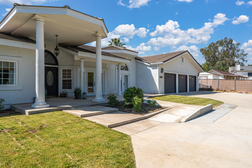 More Photos Of 12908 South Ln, Redlands Healthcare For Sale