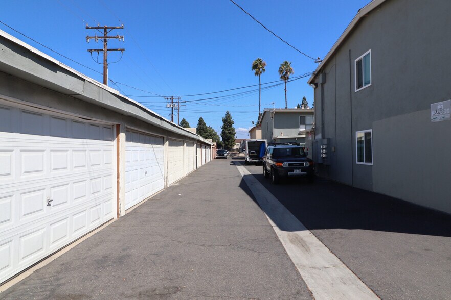 More Photos Of 2227 E Westport Dr, Anaheim Apartments For Sale