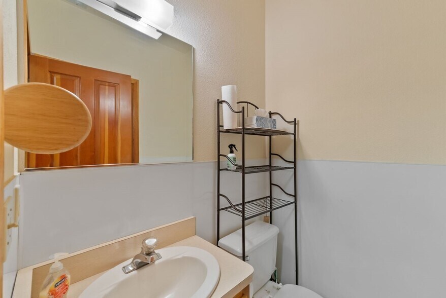 More Photos Of 12010 Donner Pass Rd, Truckee Office For Sale