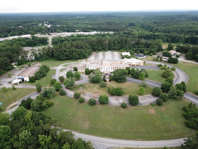 More Photos Of 60 Hospital, Newnan Office For Sale