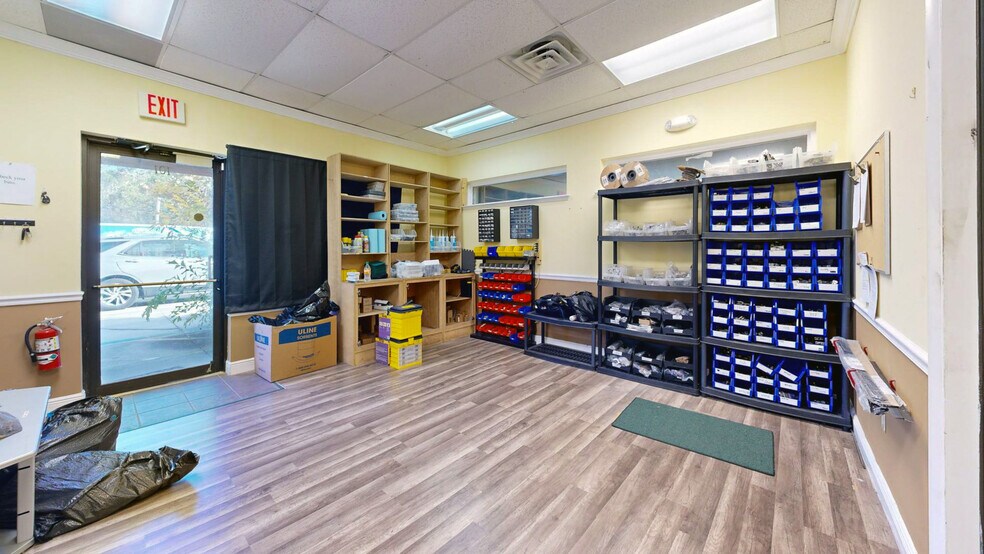 More Photos Of 461 Forrest Ave, Cocoa Warehouse For Lease