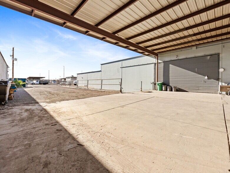 More Photos Of 4239 N 40th Ave, Phoenix Warehouse For Lease