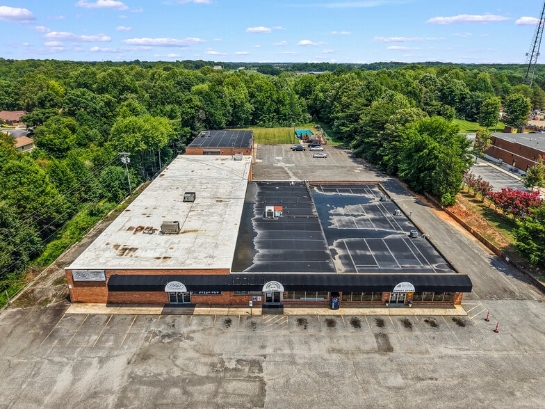 More Photos Of 945 NC Highway 66 S, Kernersville Storefront For Lease