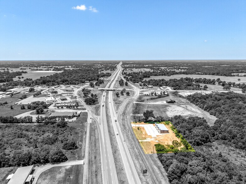 More Photos Of 410 Interstate 30 Frontage Rd., Mount Vernon General Retail For Lease