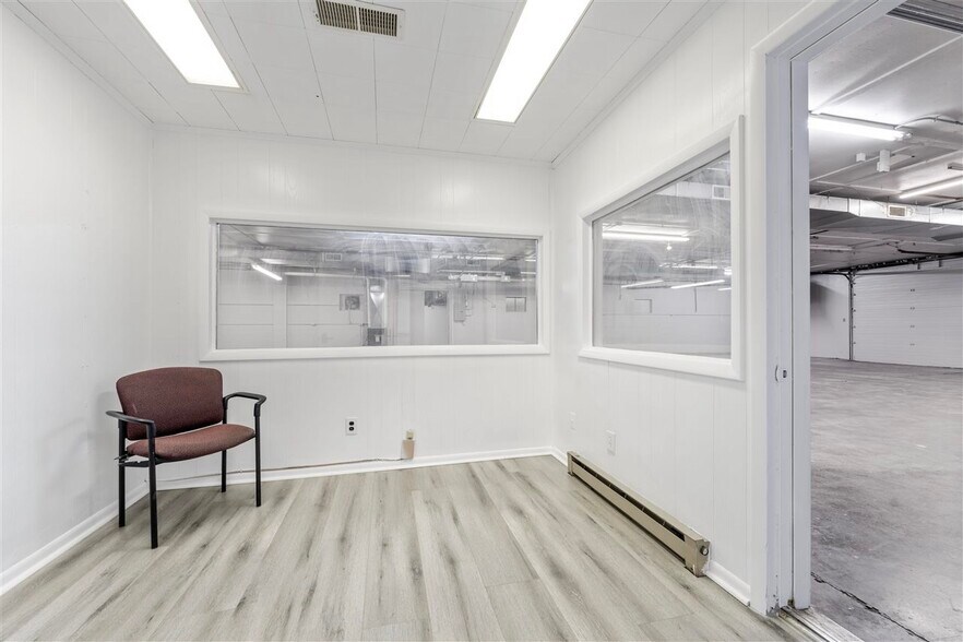 More Photos Of 616 NW 1st St, Richmond Industrial For Sale