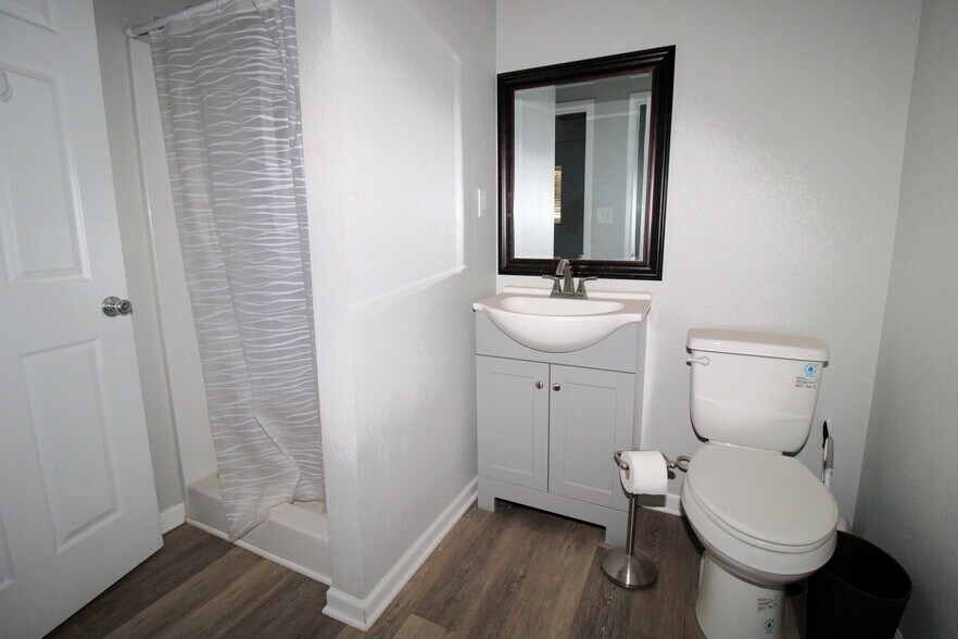 More Photos Of 5900 County Road 1142, Midland Warehouse For Sale