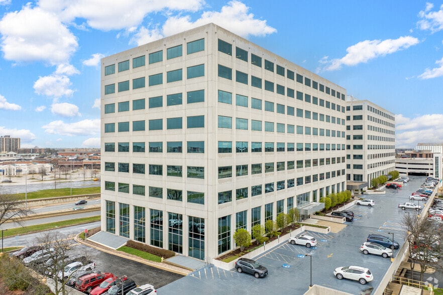 More Photos Of 333 E Butterfield Rd, Lombard Office For Lease