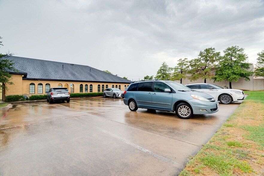 More Photos Of 1727 Keller Pky, Keller Office For Sale