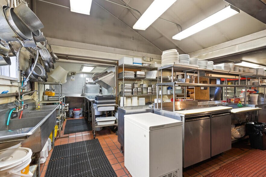 More Photos Of 251 Hampstead St, Methuen Flex For Sale